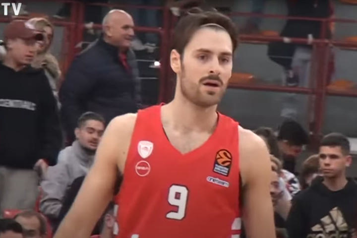 Ολυμπιακός: Το “έλα Αλέκο” και το χειροκρότημα του κόσμου στον Πάπας