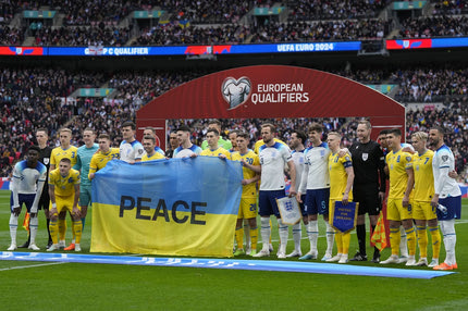 Αγγλία – Ουκρανία: Οι παίκτες των δύο ομάδων έστειλαν μαζί, μήνυμα κατά του πολέμου