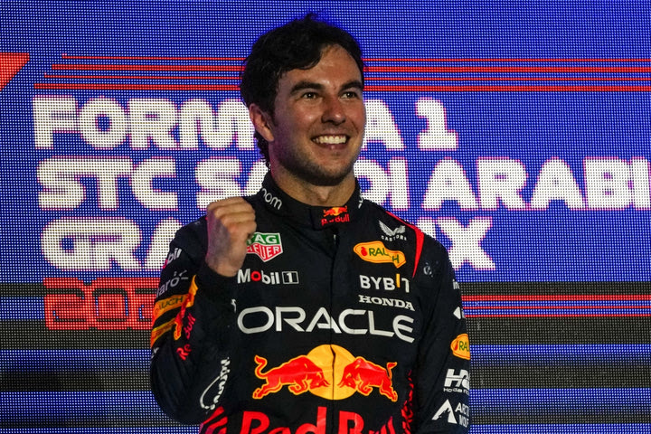Formula 1 GP Σαουδικής Αραβίας: Νικητής στην Τζέντα ο Πέρεζ, δεύτερος με τρομερό αγώνα ο Φερστάπεν