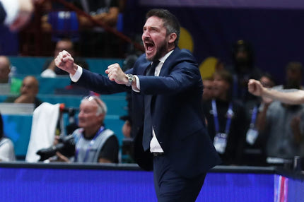 Ο Ποτσέκο υποτίμησε τους Αμερικανούς γκαρντ και οι Αγκμπελέσε, Ράις, Τζέιμς βγήκαν στην αντεπίθεση