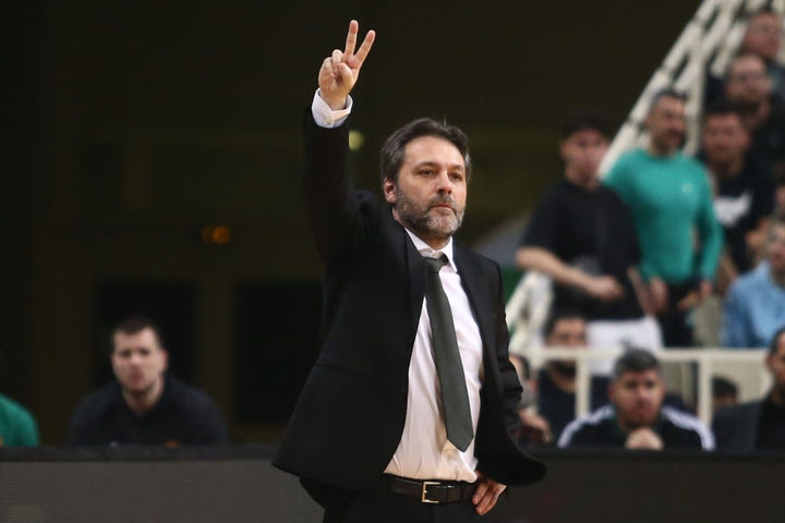 Σερέλης για Μπέικον: “Η ομάδα πάνω από όλους”