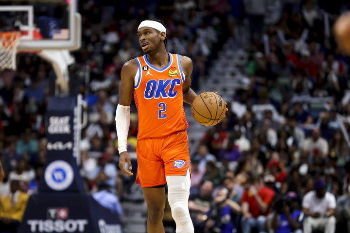 NBA: Ο 40άρης Γκίλτζιους-Αλεξάντερ κέρδισε τον 46άρη Μπούκερ, γύρισαν από το -24 οι Σπερς