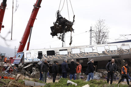 Τραγωδία στα Τέμπη: Διασώστης εκτιμά πως οι νεκροί είναι πάνω από 70