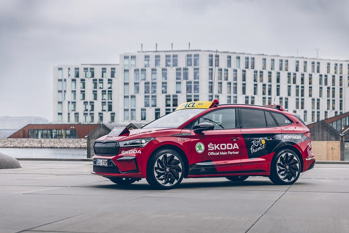 Το ηλεκτρικό Skoda Enyaq iV είναι το επίσημο αυτοκίνητο του L’Étape Greece by Tour de France