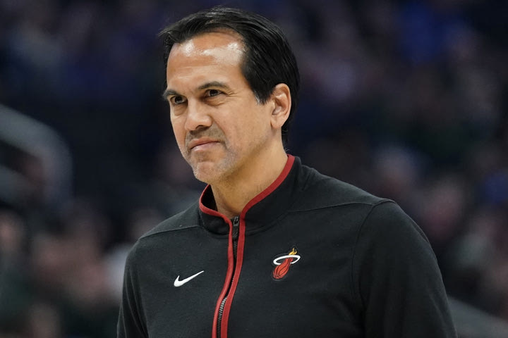 NBA, Χιτ: Ο Έρικ Σπόλστρα υπέγραψε το μεγαλύτερο συμβόλαιο προπονητή στην ιστορία της λίγκας έναντι 120 εκατ. δολαρίων
