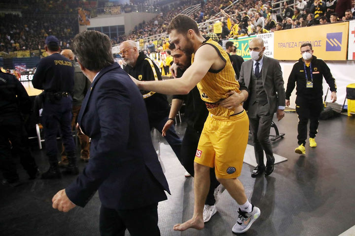 ΑΕΚ: Φόβοι ότι ο Στρέλνιεκς τραυματίστηκε σοβαρά στον αχίλλειο τένοντα