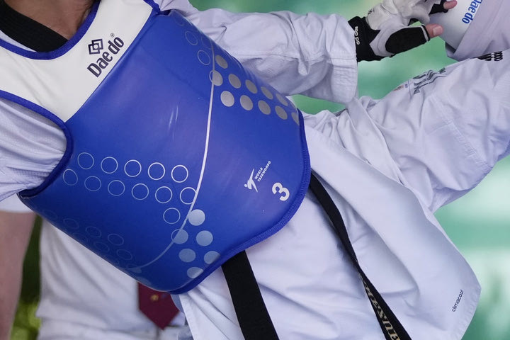 Η Ομοσπονδία Tae Kwon Do διαγράφει τον προπονητή που κατηγορείται για βιασμούς ανήλικων αθλητριών