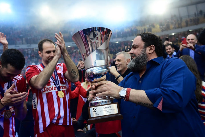 Μαρινάκης: “Συνεχίζουμε τις ευρωπαϊκές κατακτήσεις Κυπέλλων και το μεγαλείο του συλλόγου”