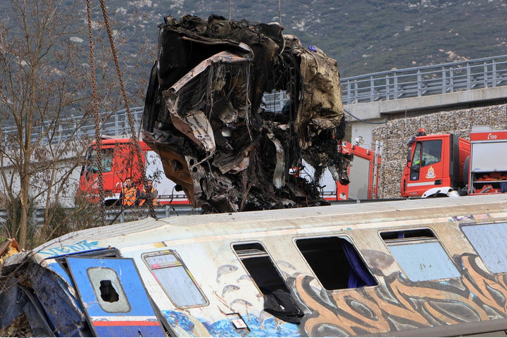 Σύγκρουση τρένων στα Τέμπη: Στους 40 οι νεκροί