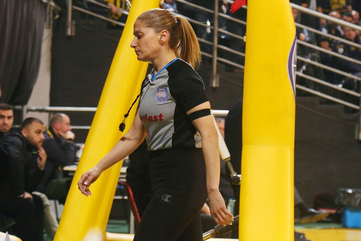 Οι εκθέσεις των διαιτητών: Γιατί υπήρξε εκκένωση στο Άρης – Περιστέρι bwin, τι έγινε με το πανό στη Νίκαια