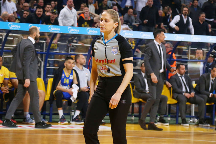 Άρης – Περιστέρι bwin: Προσωρινή διακοπή στα 7’07” για το τέλος για φτύσιμο και υβριστικά συνθήματα, εντολή για εκκένωση του γηπέδου