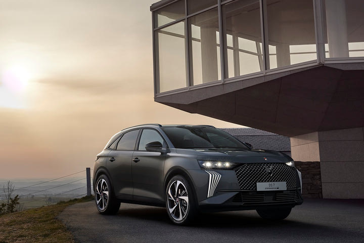 Το πολυτελές εσωτερικό του νέου DS 7 εμπνέεται από την τέχνη της υψηλής ωρολογοποιίας