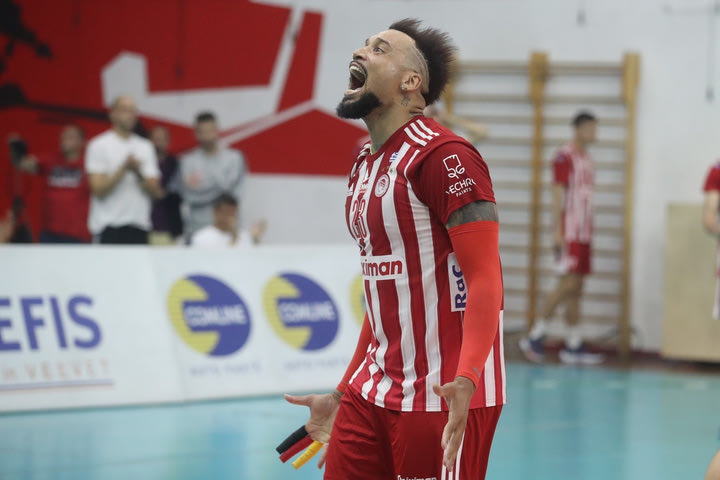 Ολυμπιακός – ΠΑΟΚ 3-2: Τρελή ανατροπή από τους ερυθρόλευκους και μια νίκη μακριά από τον τίτλο