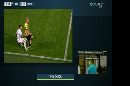 ΑΕΚ – ΠΑΟΚ: Ο Κάργας αποβλήθηκε με κόκκινη μέσω VAR για σκληρό μαρκάρισμα στον Γιόνσον