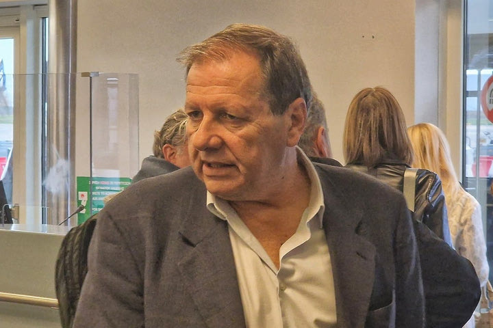 ΑΕΚ: Ο Μάκης Αγγελόπουλος στο πλευρό της ομάδας στην Ιερουσαλήμ για τον αγώνα με την Χάποελ
