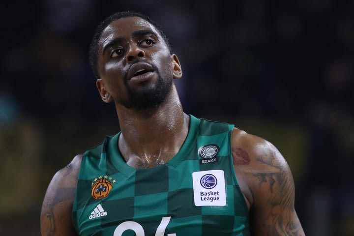 Ο Ντουέιν Μπέικον επιστρέφει στην Ευρώπη για χάρη της Ζενίτ του Τσάβι Πασκουάλ