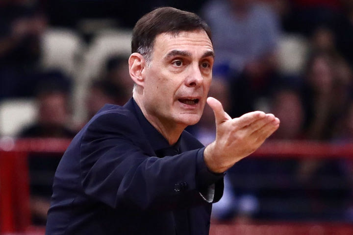Μπαρτζώκας: “Ο Ολυμπιακός σέβεται αυτούς που τιμούν τη φανέλα και τον σέβονται”