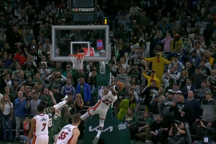 NBA, Μπακς – Χιτ: Το τρελό alley oop καλάθι του Μπάτλερ που έστειλε το Game 5 στην παράταση