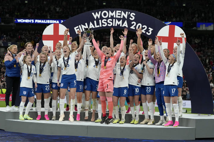 Αγγλία – Βραζιλία 4-2 πεν. (1-1): Οι lionesses κατέκτησαν το ιστορικό Finalissima γυναικών μπροστά σε 83 χιλιάδες θεατές