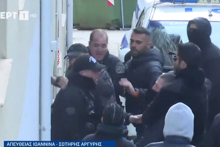 Βγήκε από τη ΜΕΘ το θύμα της οπαδικής επίθεσης στα Ιωάννινα