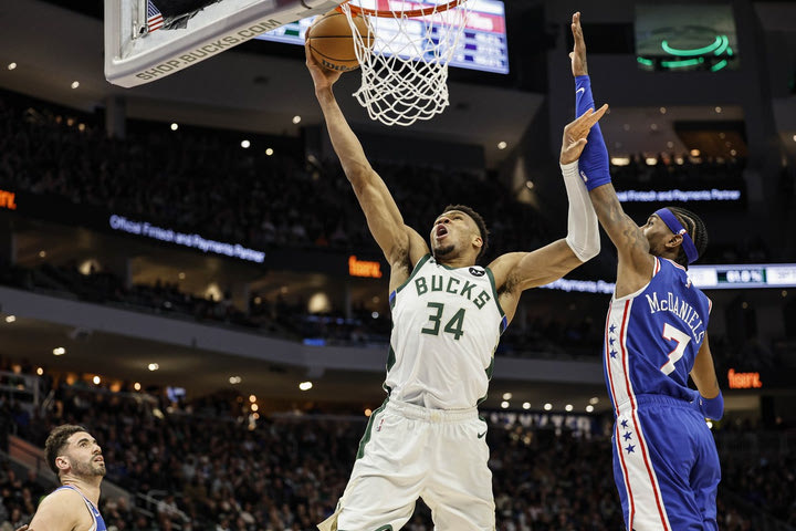 NBA, Γιάννης Αντετοκούνμπο: Τα highlights της 33αρας του στην νίκη επί των Σίξερς