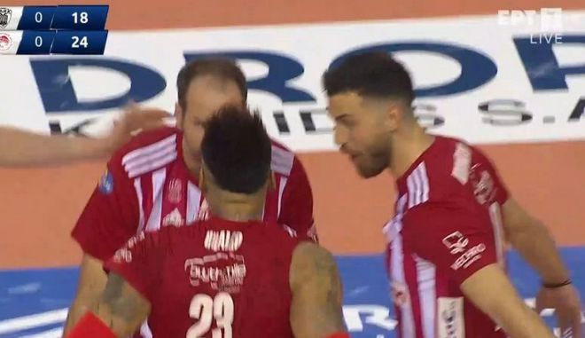 Ο Ολυμπιακός έκανε το 1-0 και ο Ιντάλγκο πανηγύρισε με “siu”