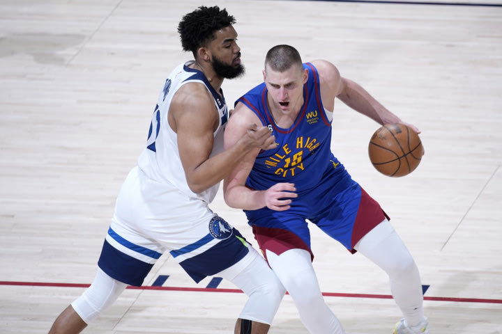 NBA: Οι Νάγκετς έκαναν στο ρελαντί το 1-0 απέναντι στους Γουλβς