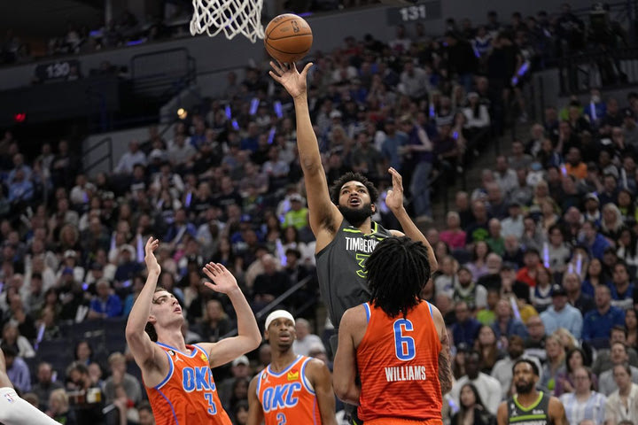 NBA: Οι Γουλβς διέλυσαν τους Θάντερ και προκρίθηκαν στα playoffs, όπου θα αντιμετωπίσουν τους Νάγκετς