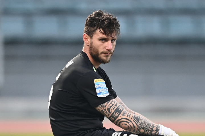 Κλέιμαν: Ενώπιον του ανακριτή ο ποδοσφαιριστής – “Δεν τη βίασα, απλώς χορέψαμε μαζί”