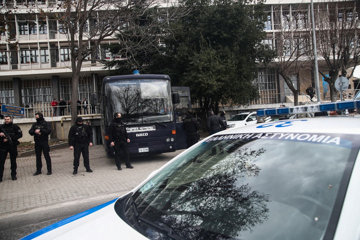 LIVE: Οι απολογίες των κατηγορουμένων για τη δολοφονία του Άλκη Καμπανού