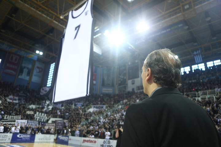 Η φανέλα του Μπάνε Πρέλεβιτς στην οροφή του PAOK Sports