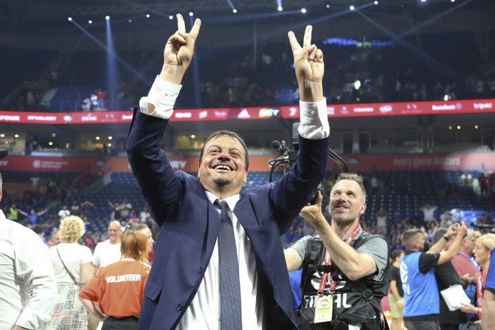 Καρσίγιακα – Εφές 74-83: Πρωταθλητής ο Αταμάν, με το κεφάλι ψηλά το τέλος εποχής στην Αναντολού