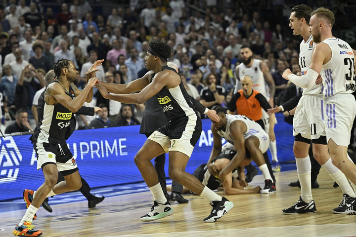 Η ανακοίνωση της EuroLeague για την ιστορική σύρραξη στη Μαδρίτη: “Γι’ αυτό διακόπηκε ο αγώνας, εντός 24 ωρών η απόφαση”