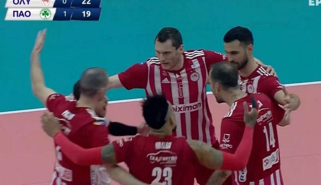 Ο Ολυμπιακός ισοφάρισε σε 1-1 σετ με τον Στερν