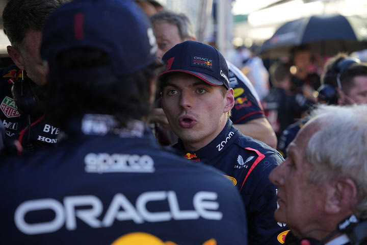 Formula 1: Ο Φερστάπεν έβρισε τον Ράσελ στο θερμό τους επεισόδιο στον τερματισμό του Sprint