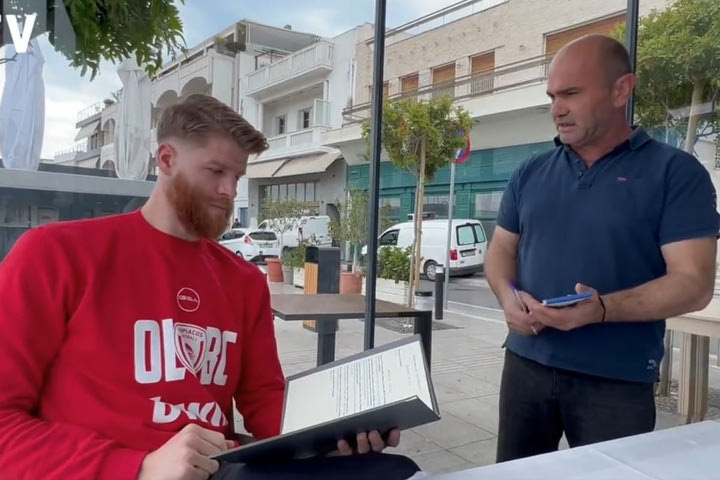 Το φοβερό VIDEO του Ολυμπιακού για την ανανέωση του Γουόκαπ και το “χταπόδι” που τον δυσκολεύει