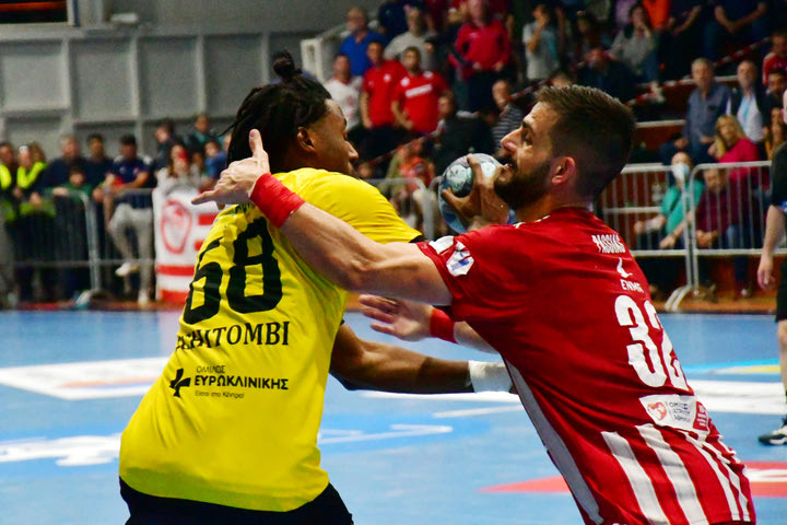 Handball Premier: Πρώτη μονομαχία ΑΕΚ και Ολυμπιακού στους τελικούς