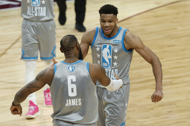 Οι αρχικές πεντάδες του NBA All-Star Game 2024: Αυτοί είναι οι συμπαίκτες του Αντετοκούνμπο και του ΛεΜπρόν