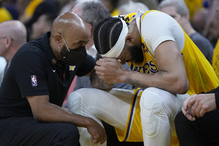 NBA: Λήξη συναγερμού για τον Άντονι Ντέιβις εν όψει του Game 6 με τους Γκόλντεν Στέιτ Γουόριορς