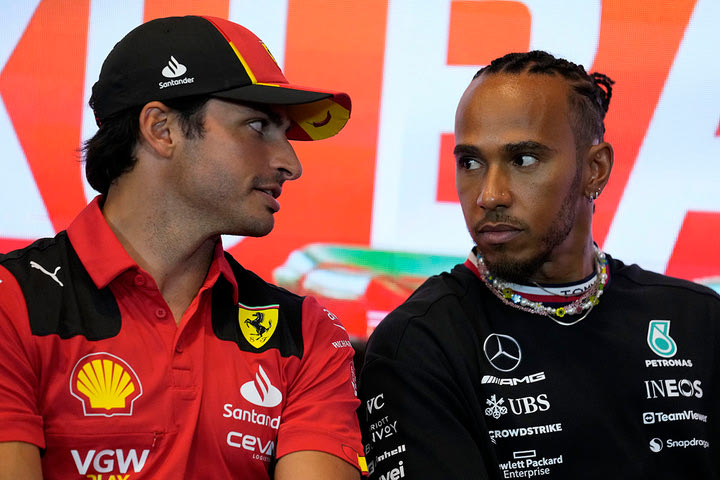 Formula 1: Οι Άγγλοι γράφουν για τρελή προσφορά της Ferrari στον Χάμιλτον