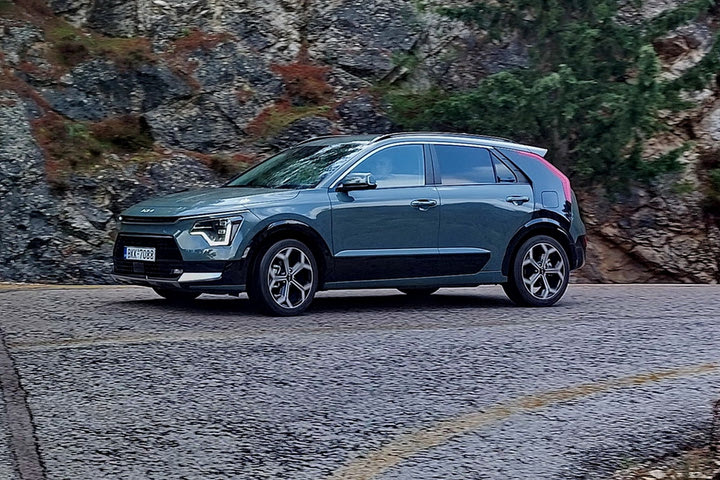 Δοκιμή KiaNiro 1.6 HEV: Το υβριδικό οικογενειακό crossover των 141 ίππων