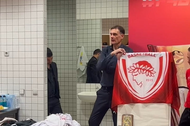 Final Four 2023, Ολυμπιακός – η συγκινητική ομιλία του Μπαρτζώκα στ’ αποδυτήρια: “Κάντε μου μία χάρη, να έχετε ψηλά τα κεφάλια σας, μην είστε σκυθρωποί”