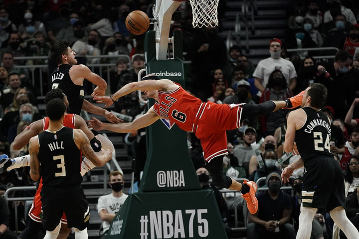 NBA, Σικάγο Μπουλς: Κάταγμα στον δεξί καρπό για τον Άλεξ Καρούζο