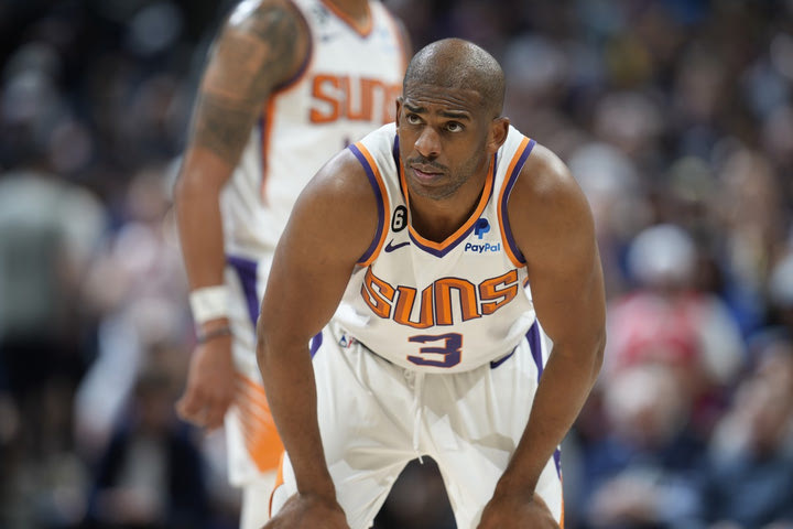 NBA: Μικρή αναμονή πριν από την ανταλλαγή του Μπιλ στους Σανς με την ελπίδα ότι θα βρεθεί 3η ομάδα για τον Πολ