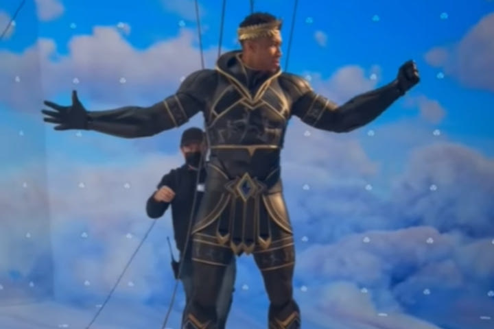 Γιάννης Αντετοκούνμπο: Το εντυπωσιακό backstage video ντυμένος με στολή ήρωα από το Fortnite