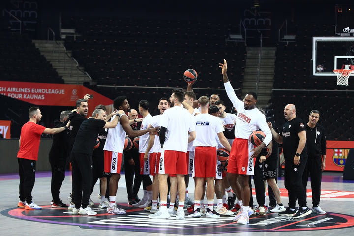 Final Four, Ολυμπιακός: Το “ζντο” και το τρίποντο του Λαρεντζάκη από το κέντρο