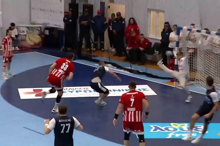 Η ασύλληπτη εξ επαφής επέμβαση του Μπάουερ