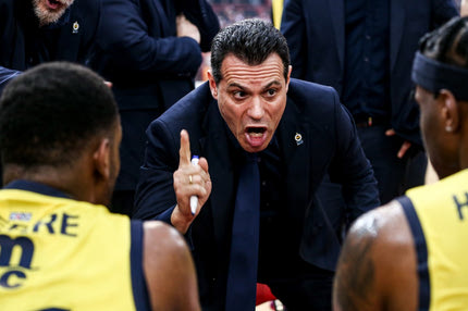 Η Φενέρμπαχτσε καθάρισε την Τόφας και προκρίθηκε στα ημιτελικά για να συναντήσει την Αναντολού Εφές