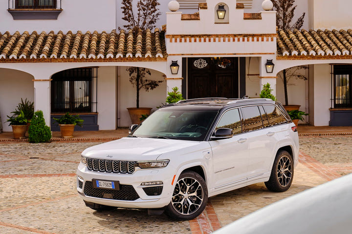 Οδηγούμε το νέο υβριδικό Jeep Grand Cherokee με τους 380 ίππους – Πότε έρχεται στην Ελλάδα