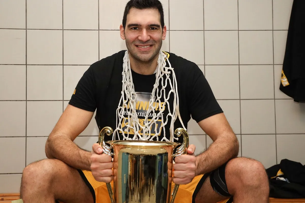 Ο ποιητής του post, Δημήτρης Μαυροειδής, και ένας αγωνιστικό ταβάνι που έσπασε πριν από πολλά χρόνια | SPORT24